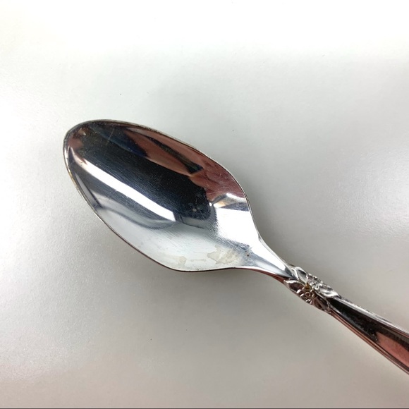 Rogers Bros. IS 1965 Vintage Silver Garland Pattern Demi-Tasse Spoons, Set of 5 - Picture 10 of 11